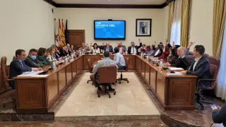 Un momento de las votaciones en el pleno de la Diputación Provincial de Teruel celebrado este miércoles.
