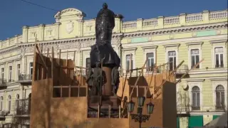En Odesa retiran una estatua de Catalina la Grande la fundadora de la ciudad