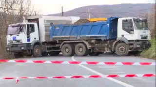 Aumenta la tensión entre Kosovo y Serbia con la colocación de barricadas y el cierre de la frontera