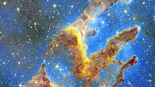 El nuevo telescopio espacial James Webb capturó un paisaje exuberante, los Pilares de la Creación, donde se forman nuevas estrellas.