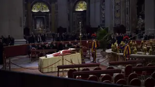 Capilla ardiente de Benedicto XVI.