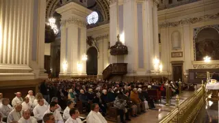 Unas 600 personas han despedido a Benedicto XVI en una misa funeral en la Basílica del Pilar, este jueves.