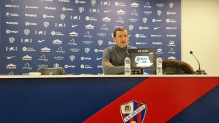 Cuco Ziganda, entrenador de la SD Huesca.