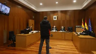 El acusado, durante el inicio del juicio celebrado este martes en la Audiencia Provincial de Zaragoza.