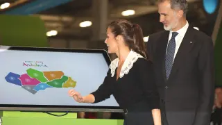 La Reina Letizia y el Rey Felipe en la inauguración de Fitur.