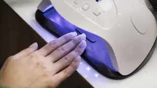 Secador de uñas profesional.