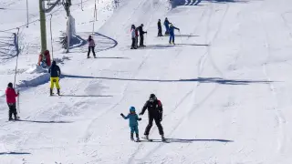 Las pistas de esquí de Javalambre han abierto sus puertas este sábado.