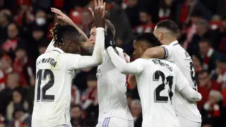 Jugadores del Real Madrid celebran un gol ante el Athletic de Bilbao.