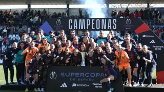 El Barcelona femenino ha revalidado el título de campeón de la Supercopa de España ante la Real Sociedad