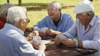 Una baja participación social en edades avanzadas implica un mayor riesgo de demencia