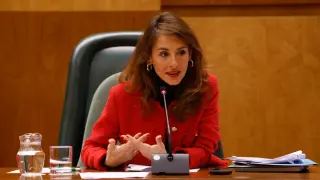 La concejal de Hacienda, María Navarro, en el pleno del Ayuntamiento de Zaragoza celebrado este miércoles