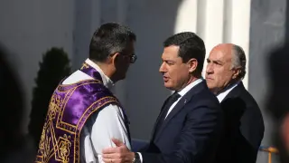 El presidente de Andalucía, Juanma Moreno, en el funeral celebrado hoy en Algeciras.