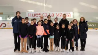 Los participantes en los test de patinaje artístico del CH Jaca.