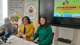 En la foto, Pepe Polo -presidente de la Federación Vecinal-, Lucía Caballero y Celia Latorre, este martes en la rueda de prensa.
