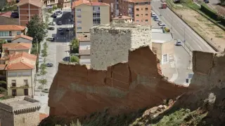 Un tramo de la muralla del cerro de San Jorge en Daroca, dañado en 2019