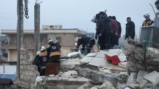 Un terremoto en Turquía y Siria deja cientos de muertos y heridos.
