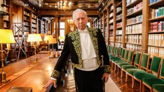 Imágenes del ingreso de Mario Vargas Llosa en la Academia Francesa