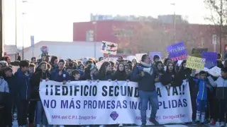 Manifestación de las familias del colegio Zaragoza Sur