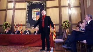 Carlos Saura, al recibir el Premio Aragón en el año 2000.