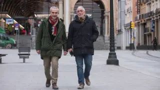 Chema Artigas y Pedro Parrilla, durante su paseo conjunto semanal por Zaragoza.
