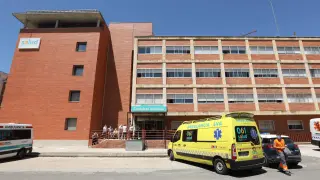 Exterior del hospital Obispo Polanco de Teruel, donde trabajan una docena de especialistas con contrato mixto.