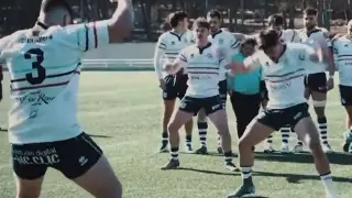 Momento de la haka que realizaron los cuatro neocelandeses del Fénix Rugby.
