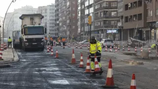 Estado de las obras de reforma de la Avenida de Navarra el 17 de febrero de 2023.