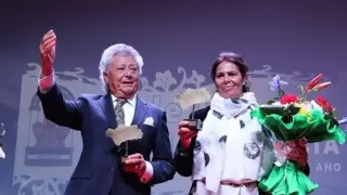 Pansequito con su mujer Aurora Vargas, en un acto de reconocimiento del Ayuntamiento de Gines