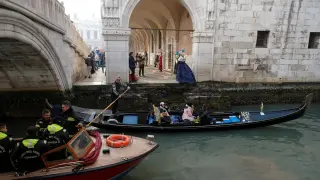 Fotos de los canales de Venecia sin agua