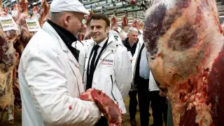 Macron, durante su visita este martes a un mercado de París