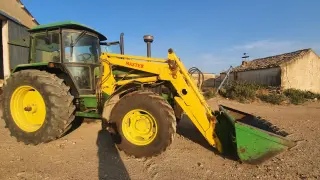Uno de los tractores sustraídos en el municipio de Pomar de Cinca.