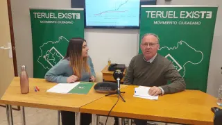 Ainhoa Gascón y Mariano Tomás, de Teruel Existe, en la rueda de prensa.