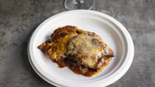 En Il Panzerotto también se sirven otros platos de la tradición italiana como la parmiggiana.