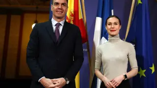 El presidente del Gobierno, Pedro Sánchez, junto con la primera ministra de Finlandia, Sanna Marin.