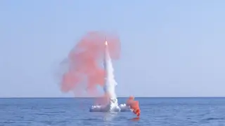 Misil lanzado desde un submarino ruso.