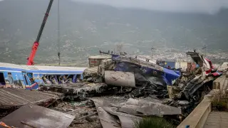 Operaciones de rescate tras el accidente de dos trenes en Grecia.