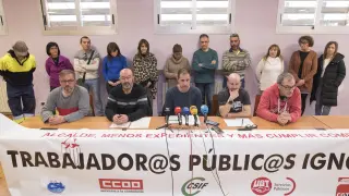 Rueda de prensa de los representantes sindicales del Ayuntamiento de Huesca este viernes.
