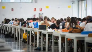 Sala de estudio de la facultad de Económicas de la Universidad de Zaragoza
