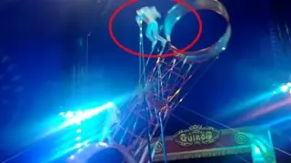 Momento de la caída del trapecista en el Circo Quiros.