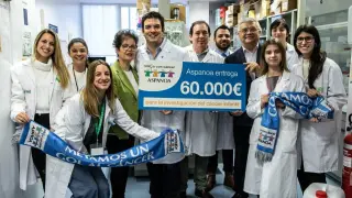 Aspanoa dona 60.000 euros para la investigación contra el cáncer infantil.