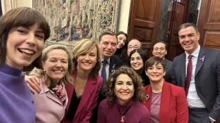 El 'selfie' de Pedro Sánchez con 10 ministros socialistas.