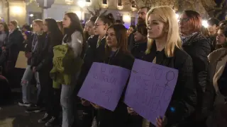 Entre las participantes en la manifestación de Huesca había muchas jóvenes.
