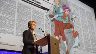 Carlos Franganillo durante su intervención en la jornada inaugural del Congreso d Periodismo de Huesca.