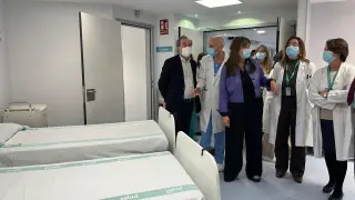 Sira Repollés, este jueves, durante su visita a las nuevas instalaciones de reproducción asistida del Servet.