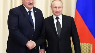 FILE PHOTO: Russian President Vladimir Putin meets with Belarusian President Alexander Lukashenko outside Moscow
