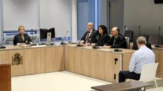 El jurado popular del crimen de un niño en Lardero reanuda su deliberación