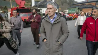 Fernando Grande Marlaska, ministro del Interior, en el puesto de mando del incendio en Asturias de esta semana.