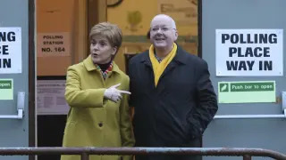 Nicola Sturgeon y su marido