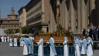 Fotos de la procesión del Domingo de Resurrección o Encuentro Glorioso, con la Hermandad del Resucitado, en Zaragoza