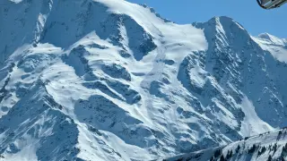 Vista general de las secuelas de la avalancha cerca del glaciar Armancette, en los Alpes franceses